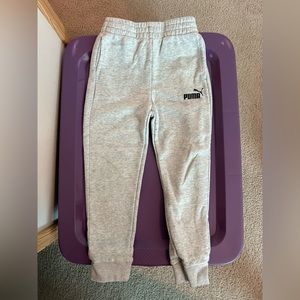 Children’s gray puma sweatpants, size 6, barely worn, great condition!